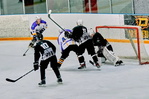 HK KAZANOVA vs DVL