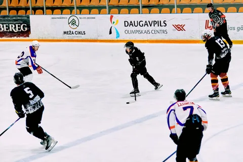 HK KAZANOVA vs DVL