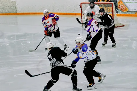 HK KAZANOVA vs DVL