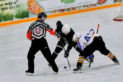 HK KAZANOVA vs DVL