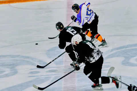 HK KAZANOVA vs DVL
